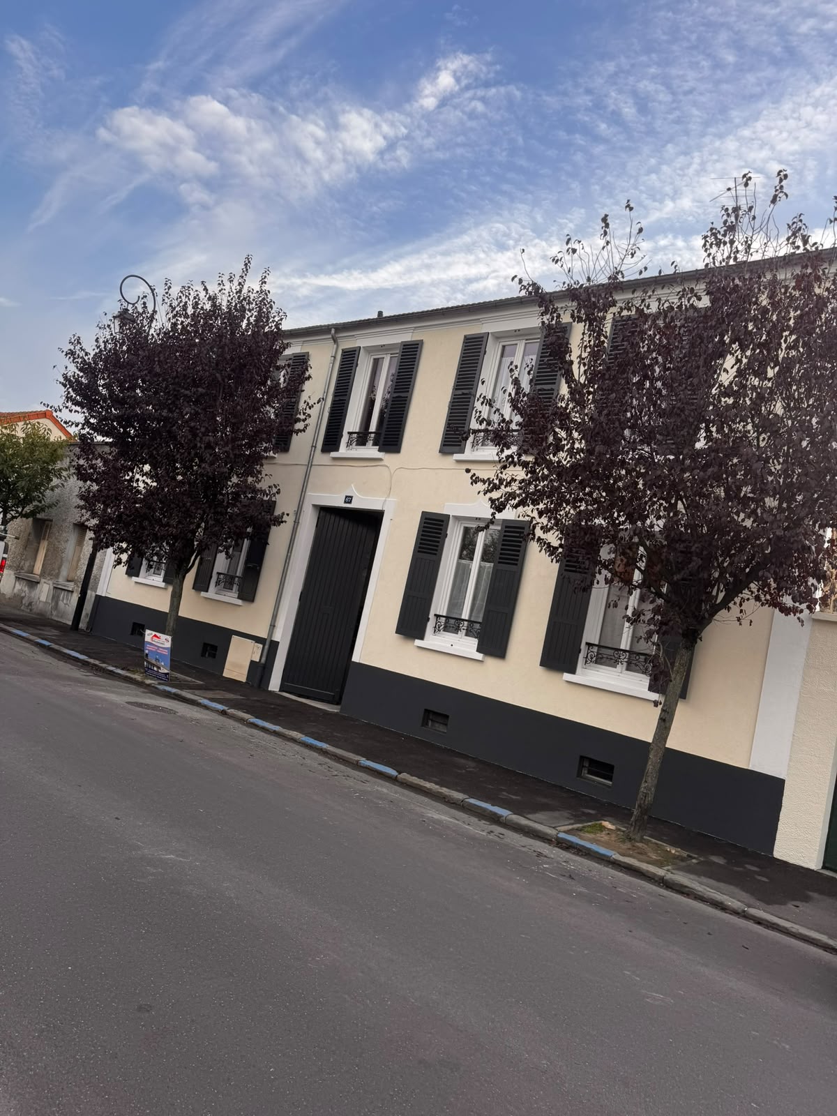 Ravalement de façade réalisé par un artisan intervenant à Rosny-sous-Bois